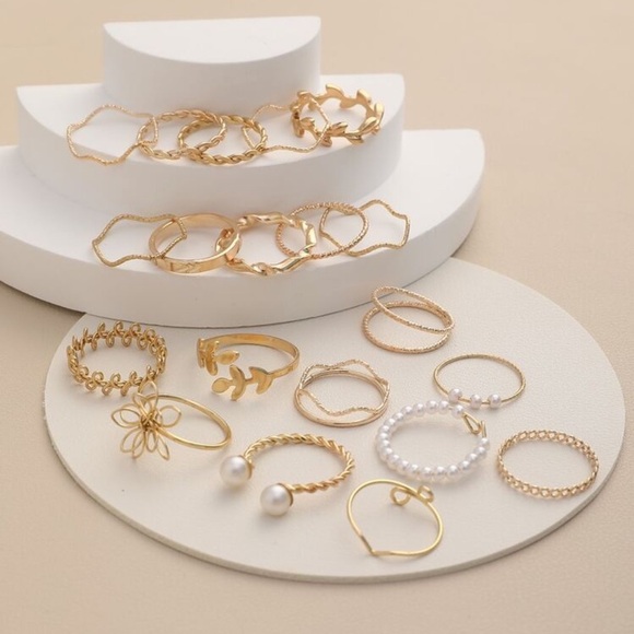 SHEIN 20 Pcs Gold and White Dainty Ring Set - Picture 3 of 4